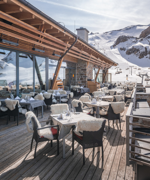 Sonnenterasse mit Panoramablick